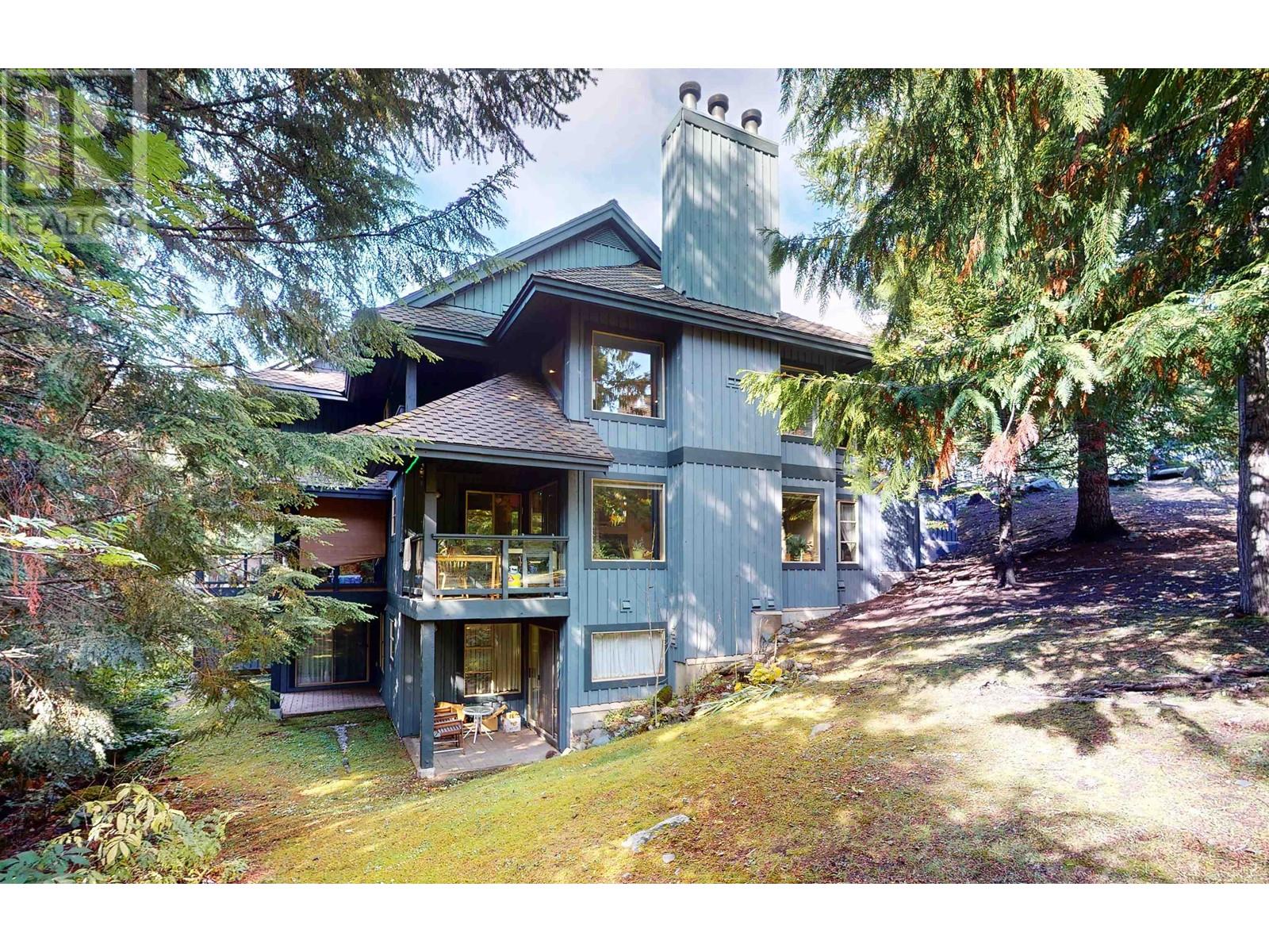 807 3050 Hillcrest Drive, Whistler, British Columbia  V8E 0T8 - Photo 2 - R2821442