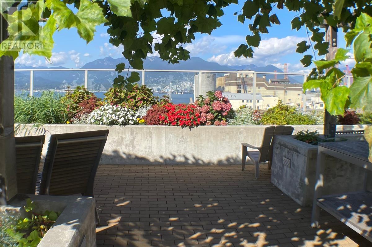 Ph4 955 E Hastings Street, Vancouver, British Columbia  V6A 0G8 - Photo 17 - R2824587