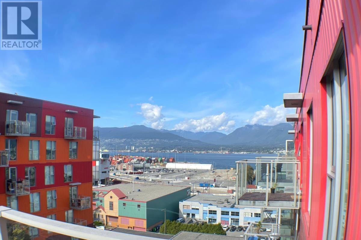 Ph4 955 E Hastings Street, Vancouver, British Columbia  V6A 0G8 - Photo 3 - R2824587