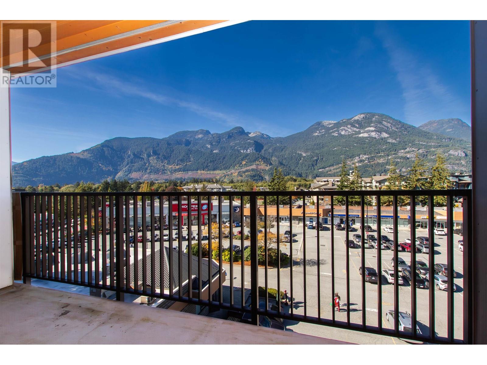 408 1365 Pemberton Avenue, Squamish, British Columbia  V8B 1B7 - Photo 3 - R2824604