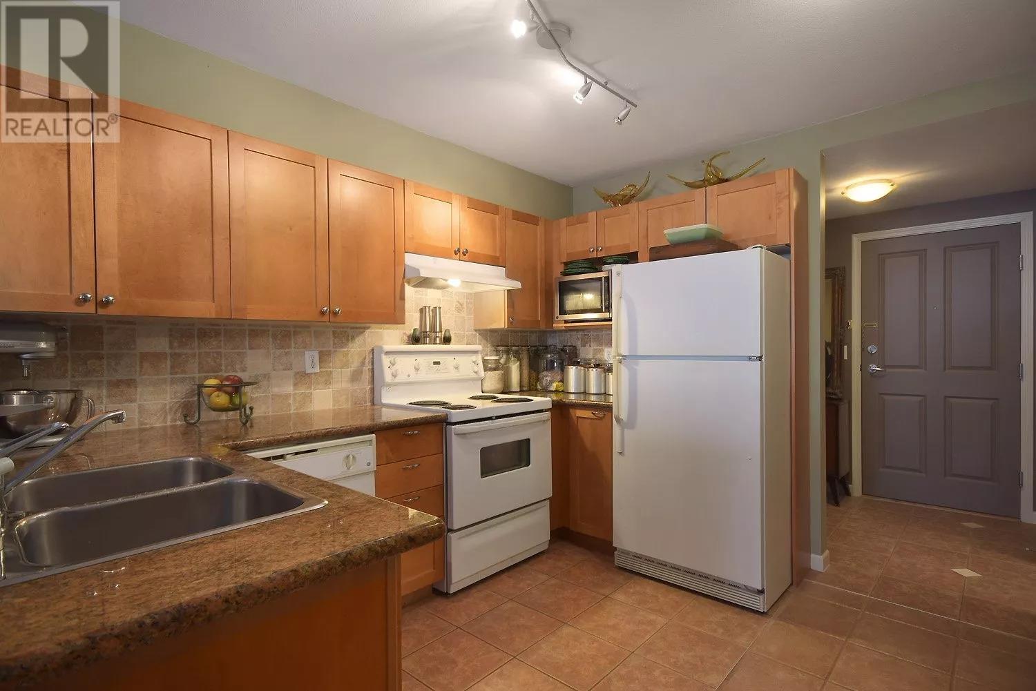 118 5355 Boundary Road, Vancouver, British Columbia  V5R 6G2 - Photo 3 - R2824613