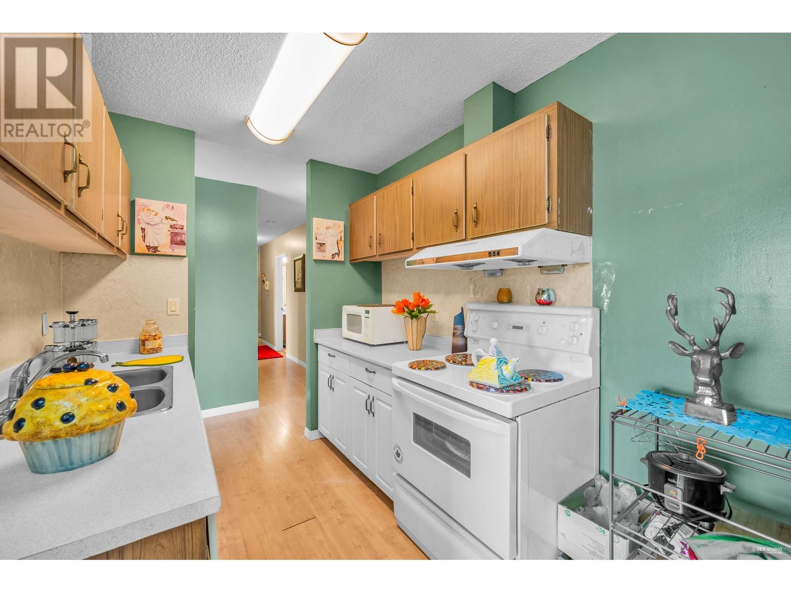 301 8060 Ryan Road, Richmond, British Columbia  V7A 2E5 - Photo 10 - R2824639
