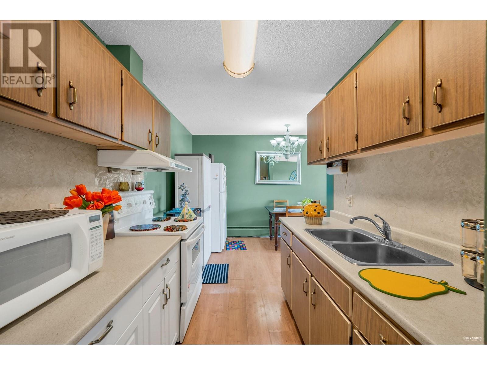 301 8060 Ryan Road, Richmond, British Columbia  V7A 2E5 - Photo 11 - R2824639
