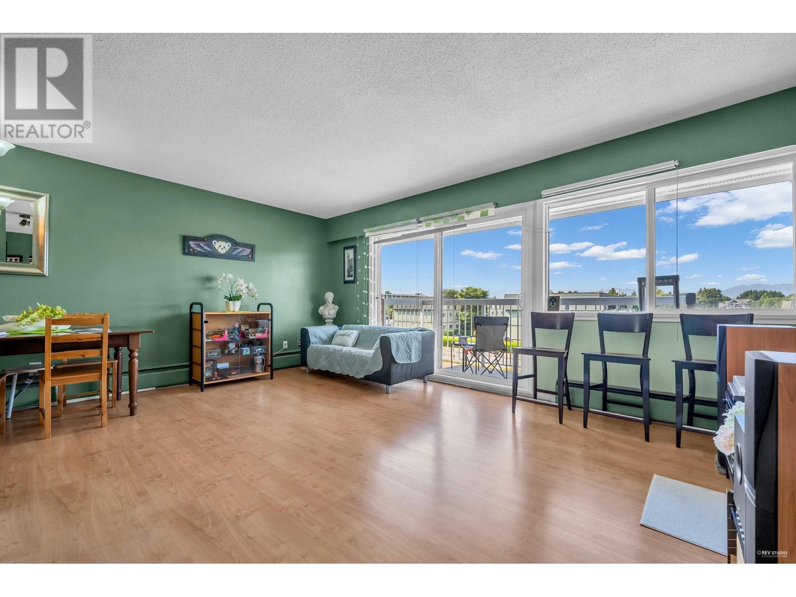 301 8060 Ryan Road, Richmond, British Columbia  V7A 2E5 - Photo 4 - R2824639