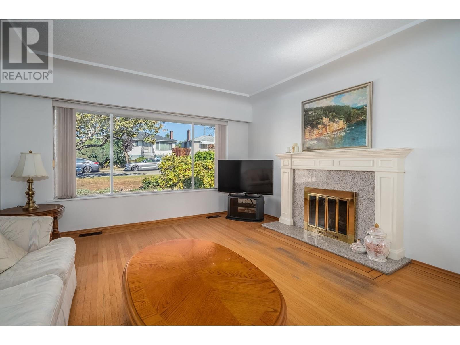 4740 Brentlawn Drive, Burnaby, British Columbia  V5C 3V5 - Photo 4 - R2824625