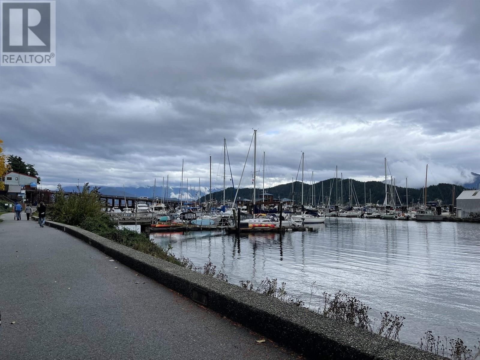 515 S Fletcher Road, Gibsons, British Columbia  V0N 1V0 - Photo 13 - R2824640