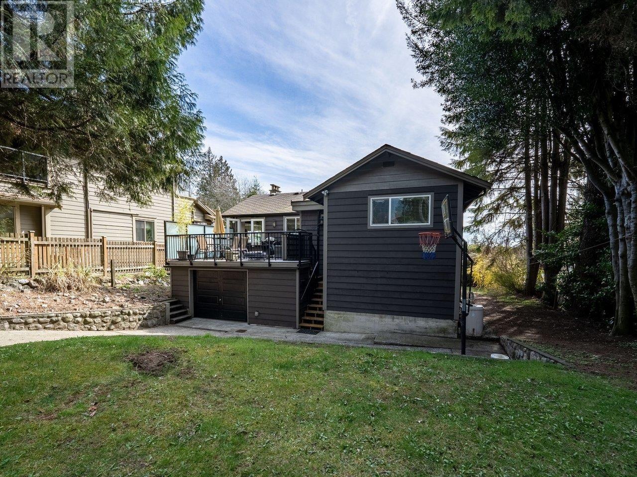 1837 Larson Road, North Vancouver, British Columbia  V7M 2Z7 - Photo 6 - R2824553