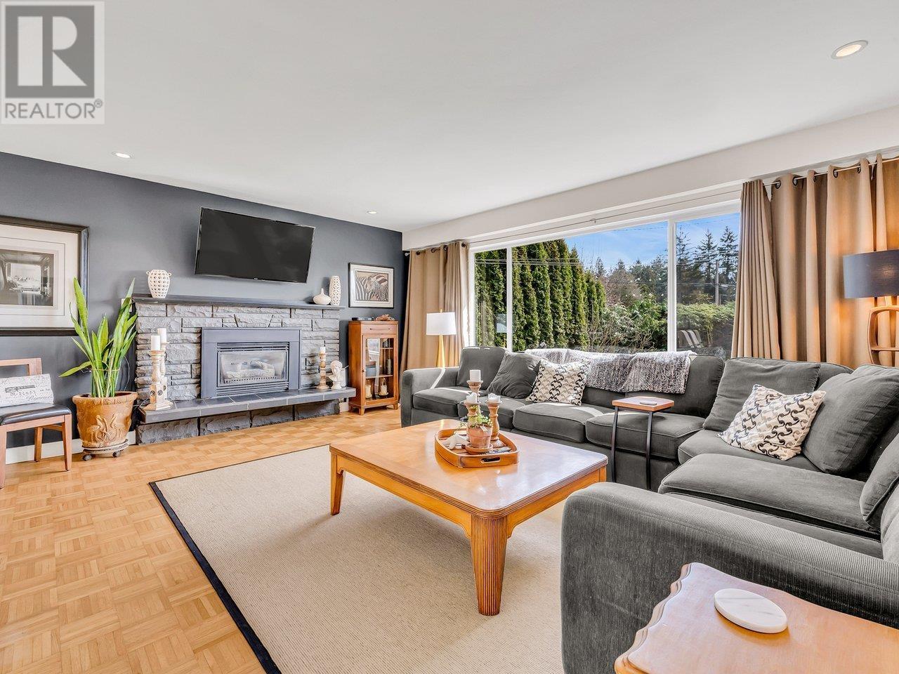 1837 Larson Road, North Vancouver, British Columbia  V7M 2Z7 - Photo 9 - R2824553
