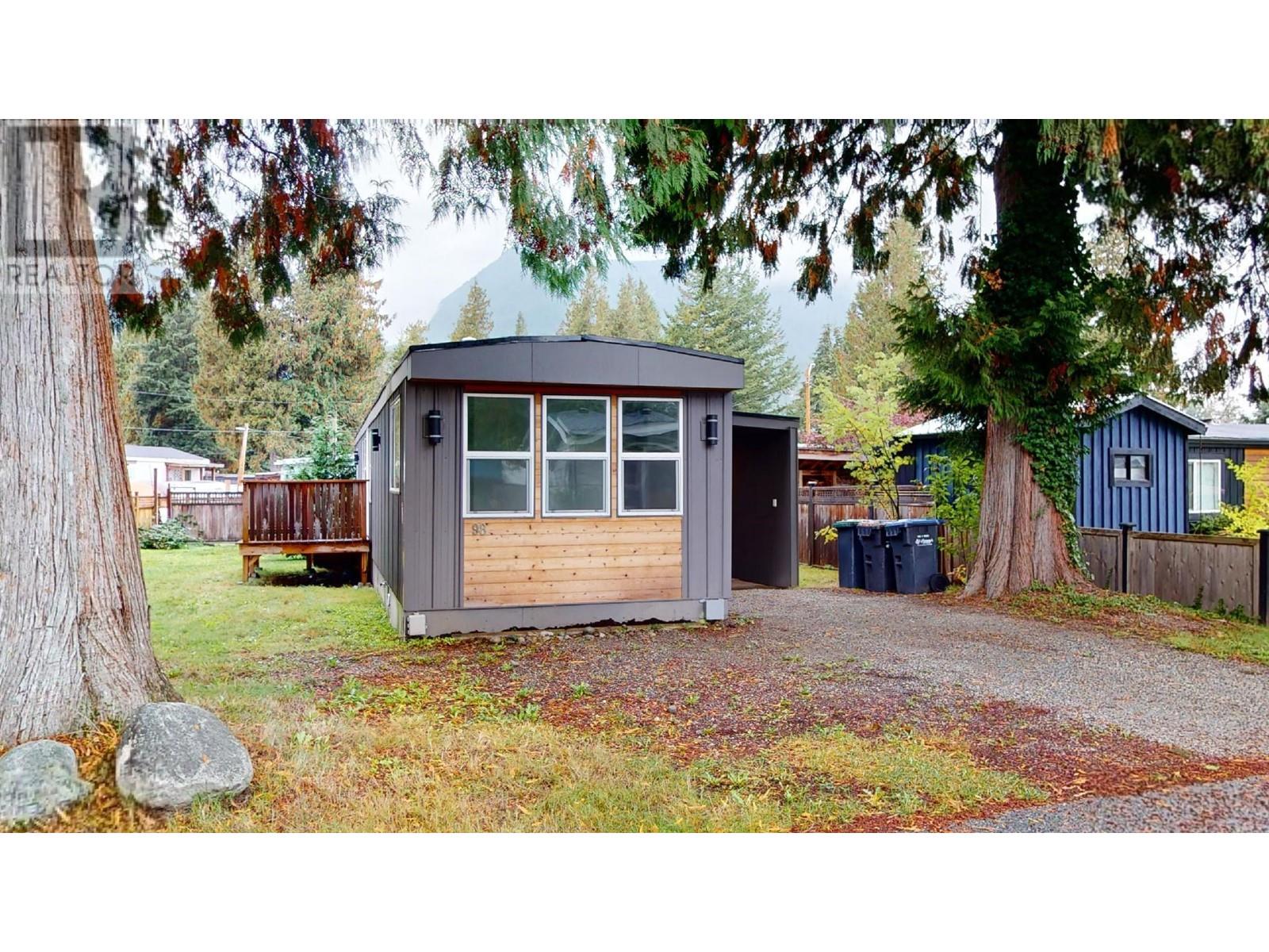 98 1830 Mamquam Road, Squamish, British Columbia  V0N 1T0 - Photo 18 - R2824642