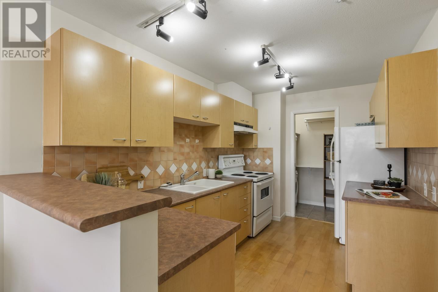 Ph 6 1011 W King Edward Avenue, Vancouver, British Columbia  V6H 1Z3 - Photo 10 - R2824516