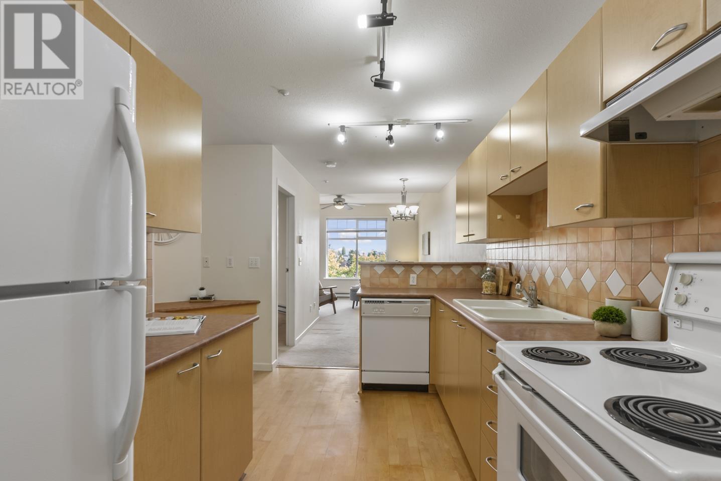 Ph 6 1011 W King Edward Avenue, Vancouver, British Columbia  V6H 1Z3 - Photo 13 - R2824516