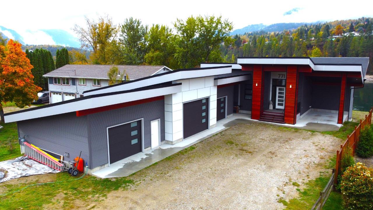 771 Waterloo Road, Castlegar, British Columbia  V1N 4K8 - Photo 77 - 2473694