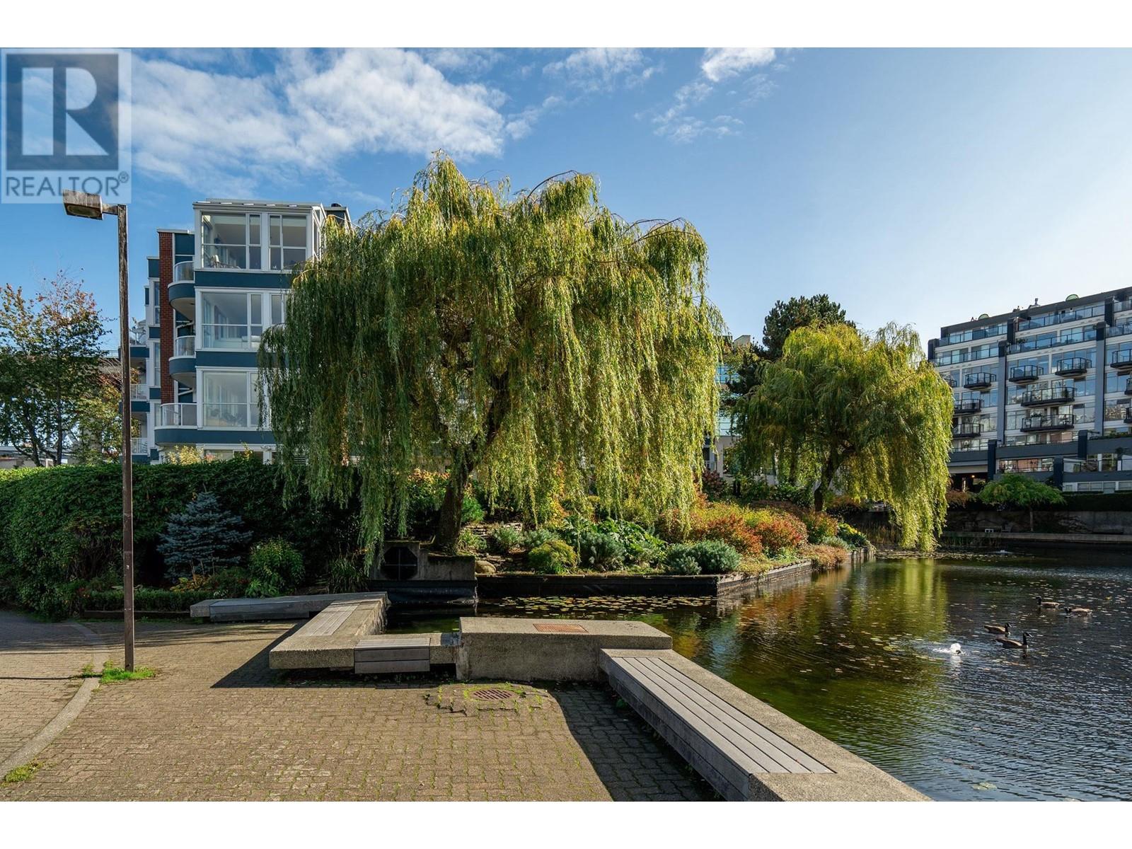 405 1502 Island Park Walk, Vancouver, British Columbia  V6H 3Z8 - Photo 3 - R2824673