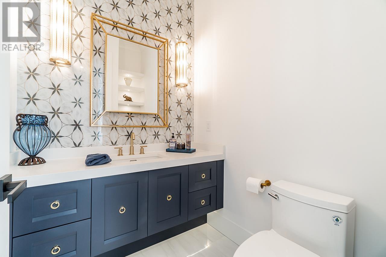 8481 11th Avenue, Burnaby, British Columbia  V3N 2P5 - Photo 18 - R2823527