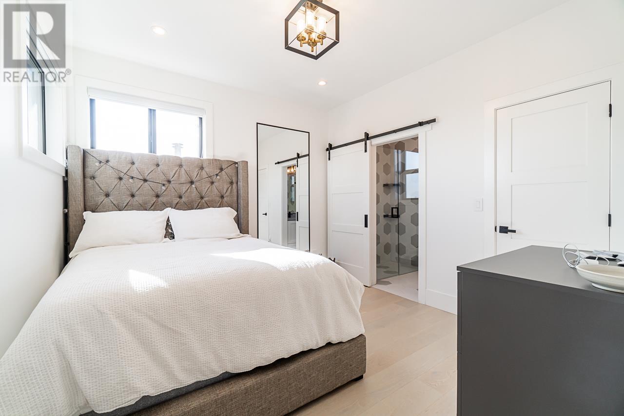 8481 11th Avenue, Burnaby, British Columbia  V3N 2P5 - Photo 24 - R2823527