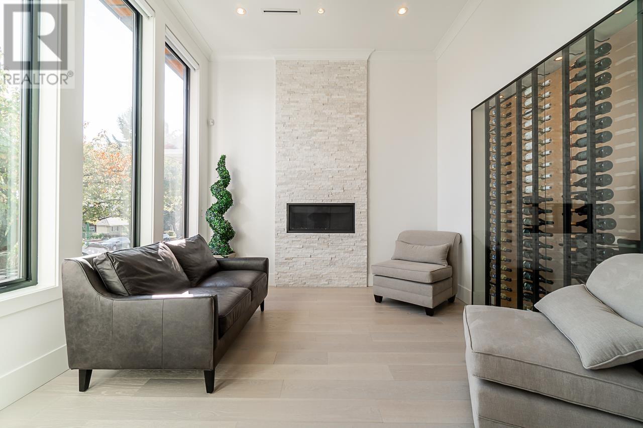 8481 11th Avenue, Burnaby, British Columbia  V3N 2P5 - Photo 4 - R2823527