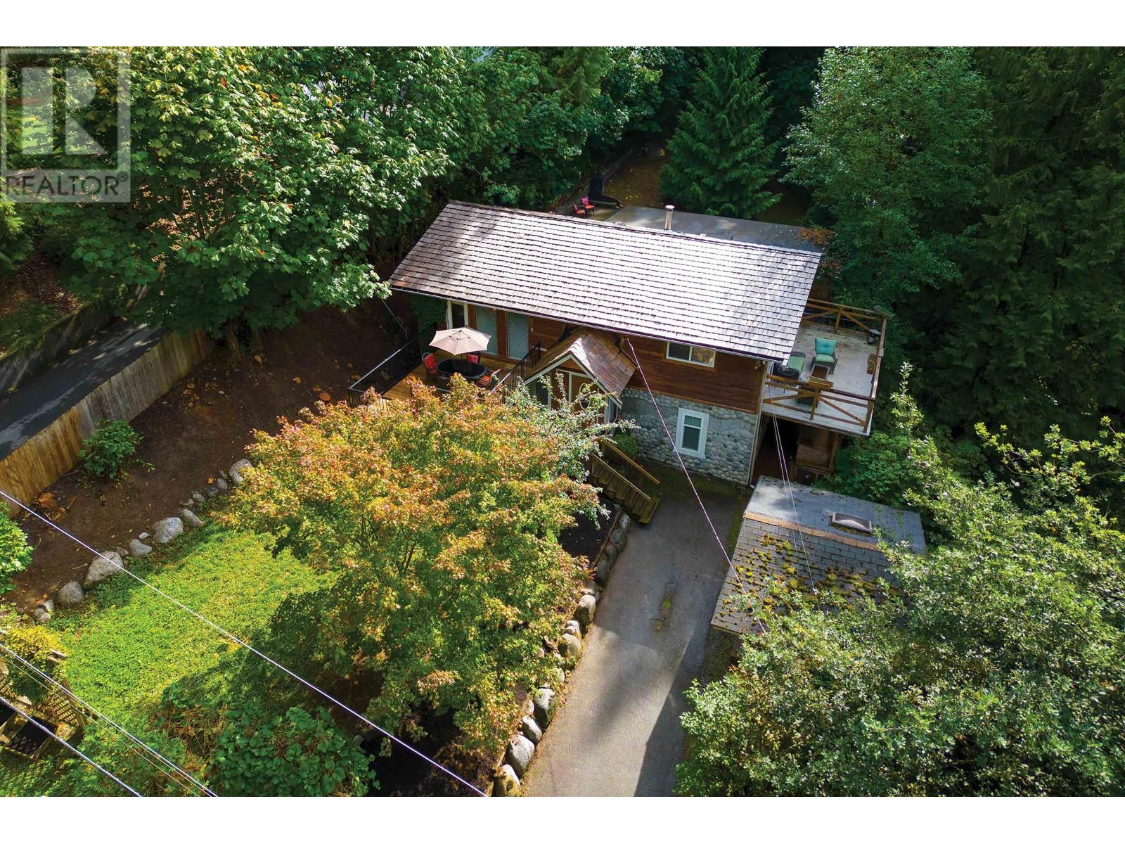24700 110 Avenue, Maple Ridge, British Columbia  V2W 1G7 - Photo 3 - R2824656