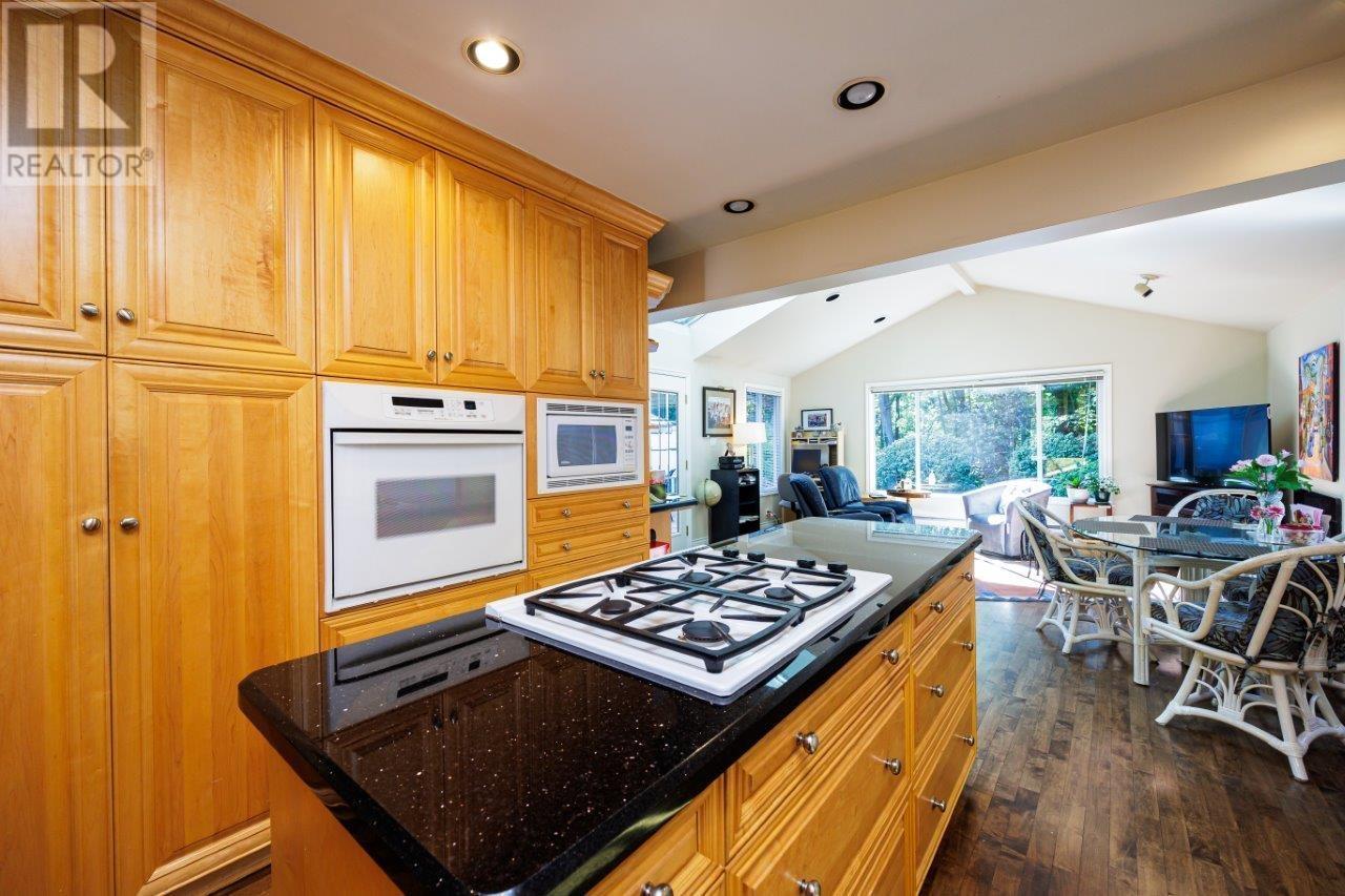 3293 Wayne Drive, North Vancouver, British Columbia  V7N 4B9 - Photo 10 - R2824658