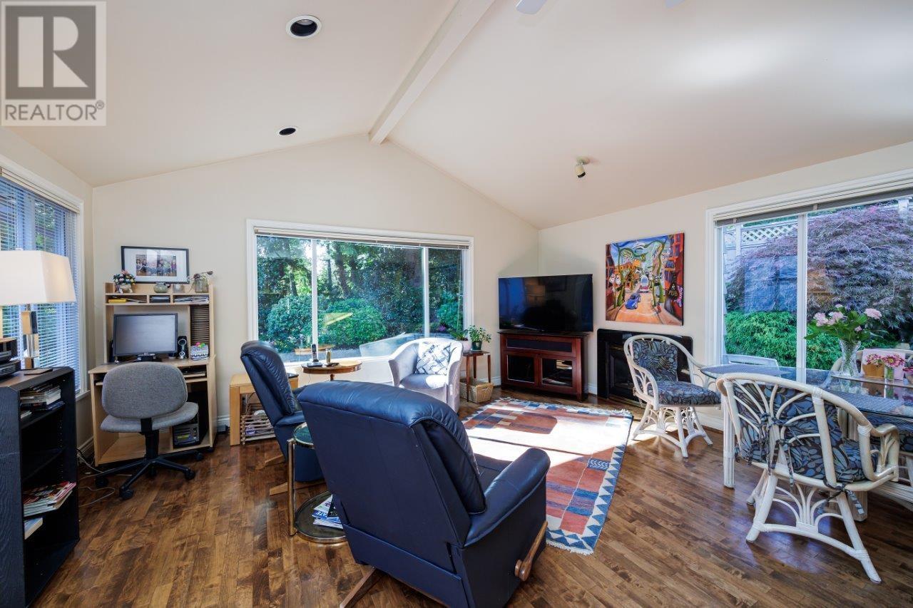 3293 Wayne Drive, North Vancouver, British Columbia  V7N 4B9 - Photo 11 - R2824658