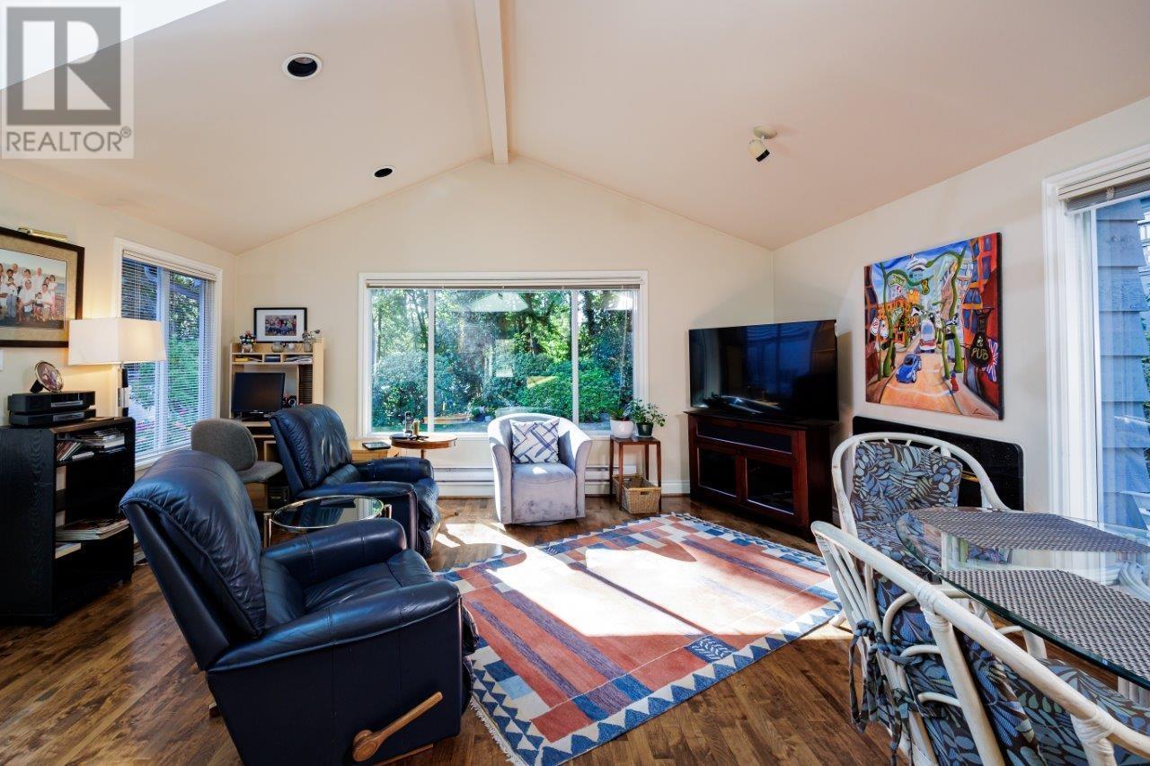3293 Wayne Drive, North Vancouver, British Columbia  V7N 4B9 - Photo 12 - R2824658