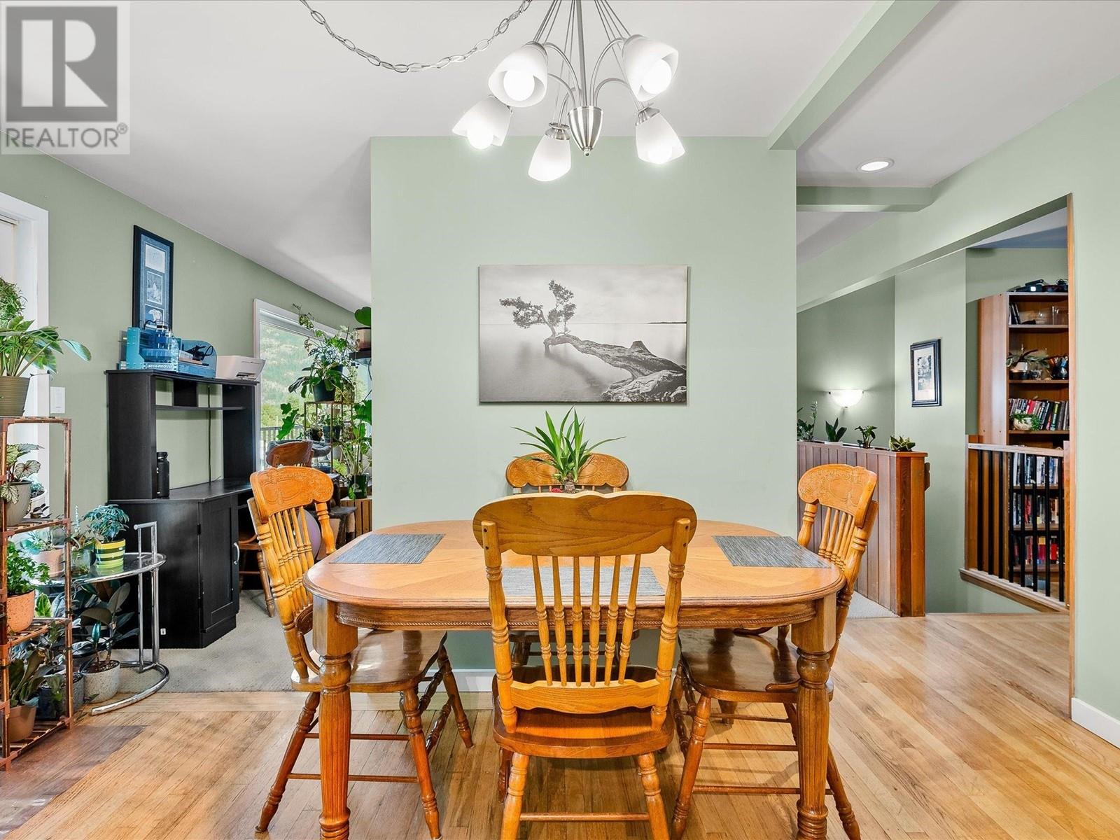 38063 Clarke Drive, Squamish, British Columbia  V0N 3G0 - Photo 6 - R2824669