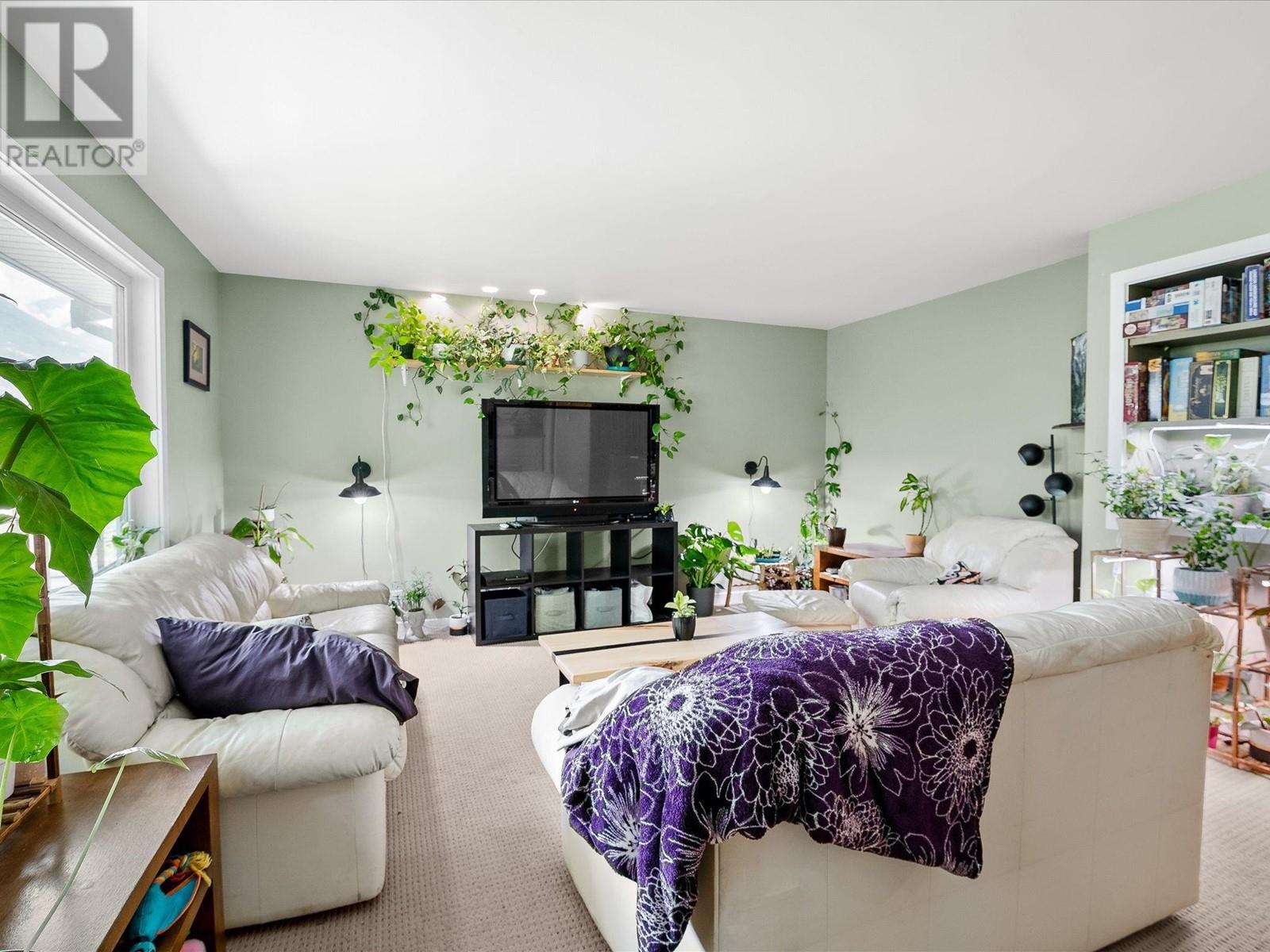38063 Clarke Drive, Squamish, British Columbia  V0N 3G0 - Photo 9 - R2824669