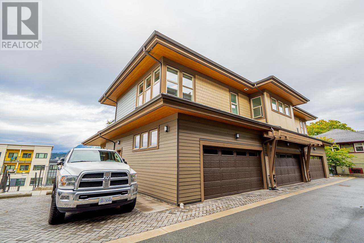 2319 St Johns Street, Port Moody, British Columbia  V3H 2A8 - Photo 6 - R2824137