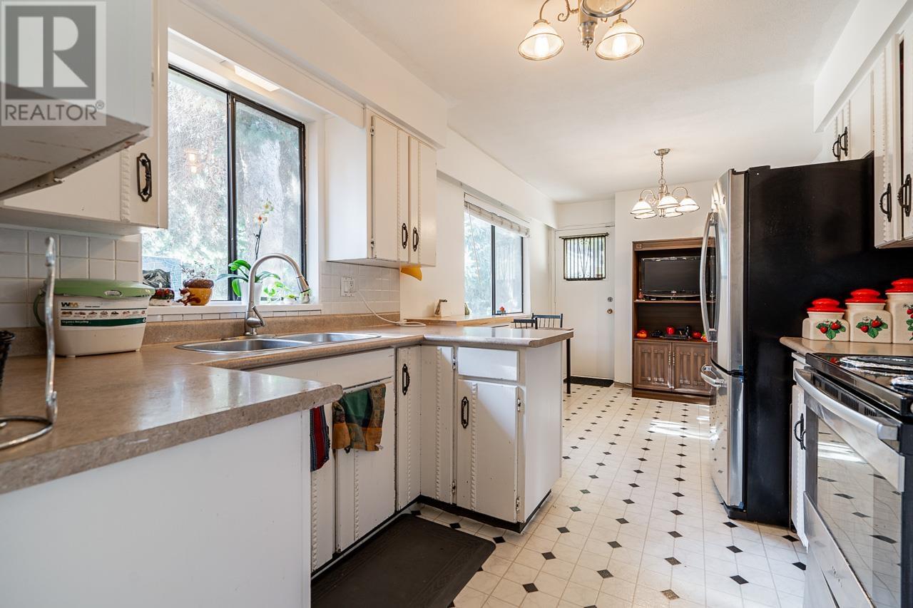 5285 Spencer Street, Vancouver, British Columbia  V5R 4A4 - Photo 6 - R2823975