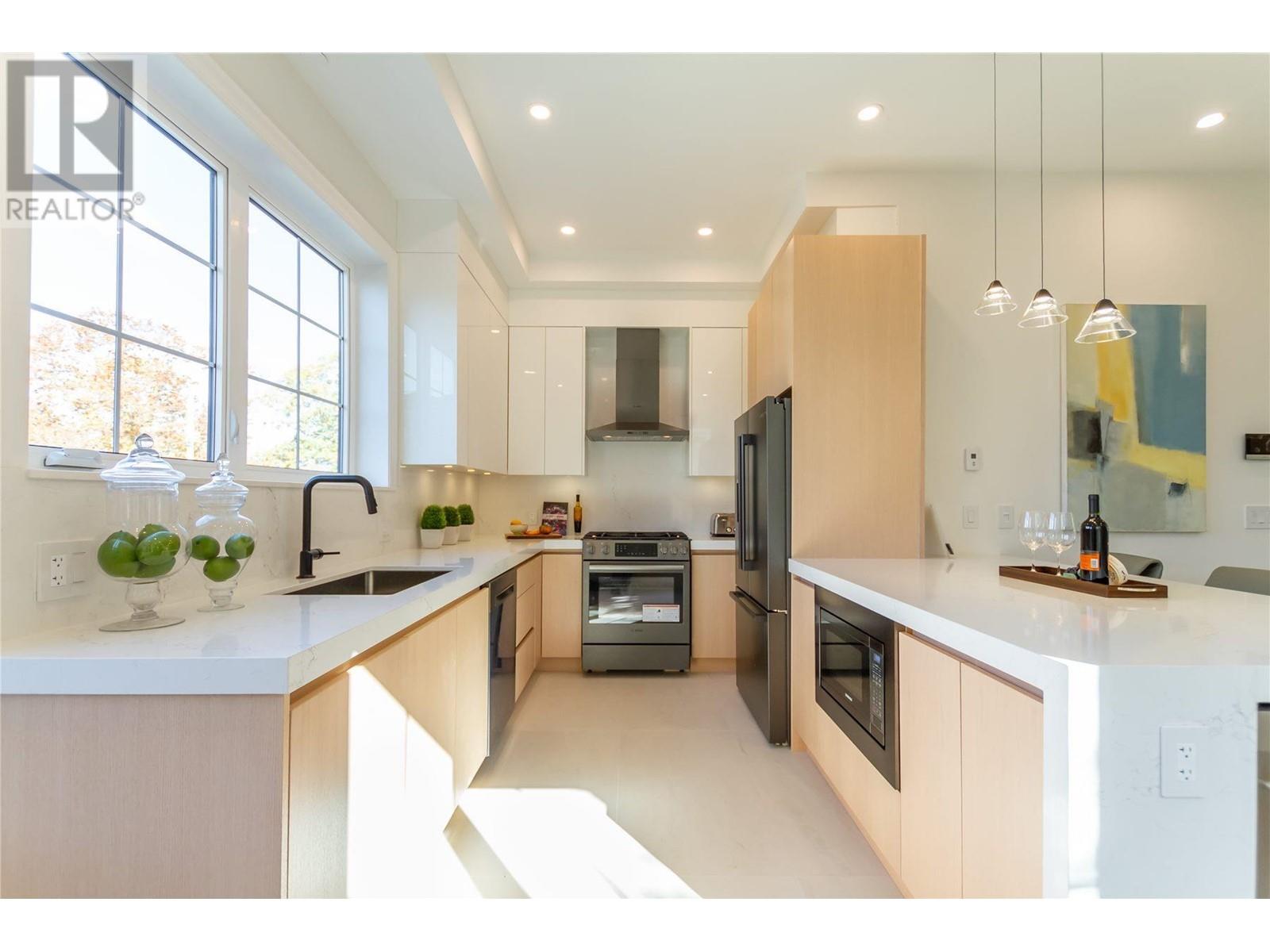 3467 Seaforth Drive, Vancouver, British Columbia  V5M 4C6 - Photo 11 - R2824500
