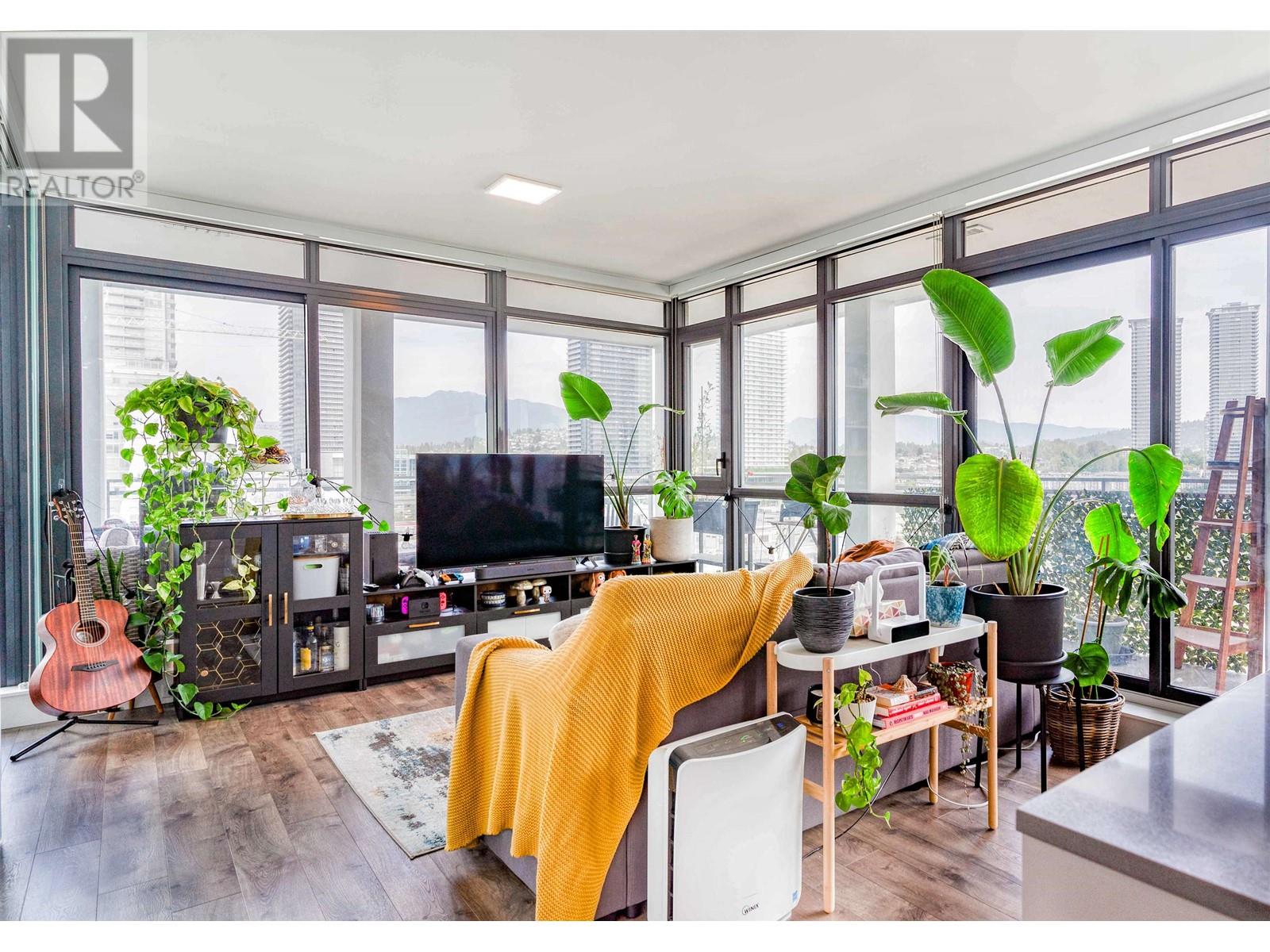 1503 4488 Juneau Street, Burnaby, British Columbia  V5C 0M4 - Photo 1 - R2813264