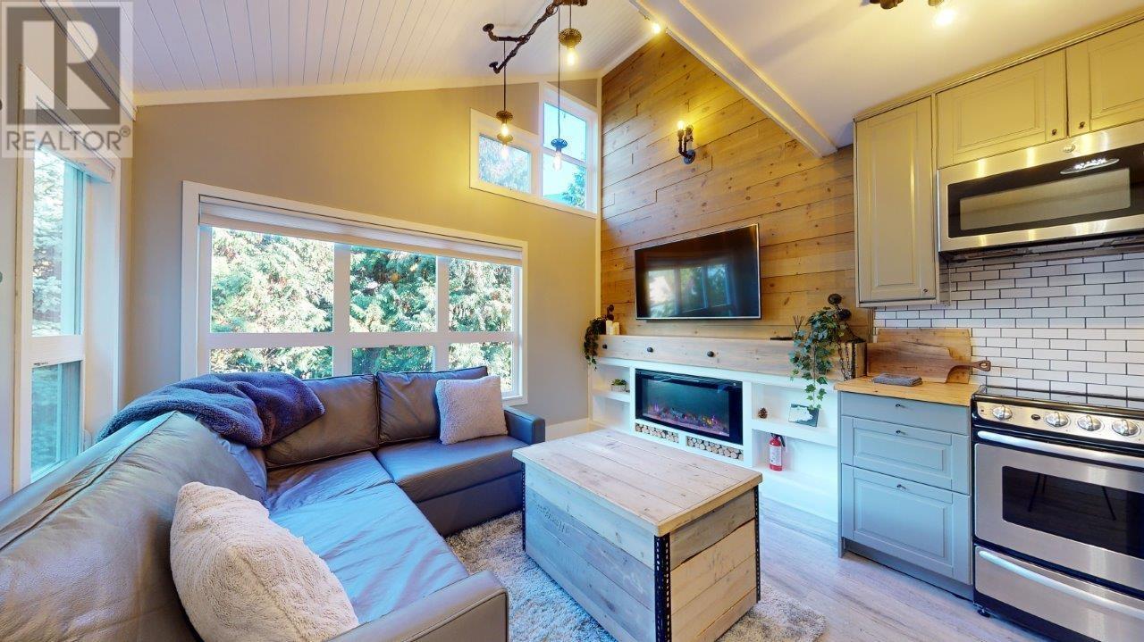 2 2130 Sarajevo Drive, Whistler, British Columbia  V8E 0B5 - Photo 2 - R2824686