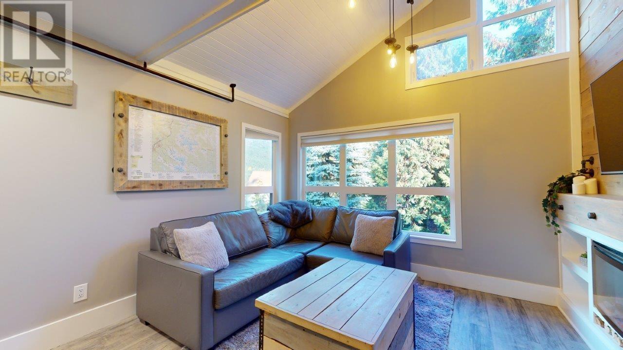 2 2130 Sarajevo Drive, Whistler, British Columbia  V8E 0B5 - Photo 3 - R2824686