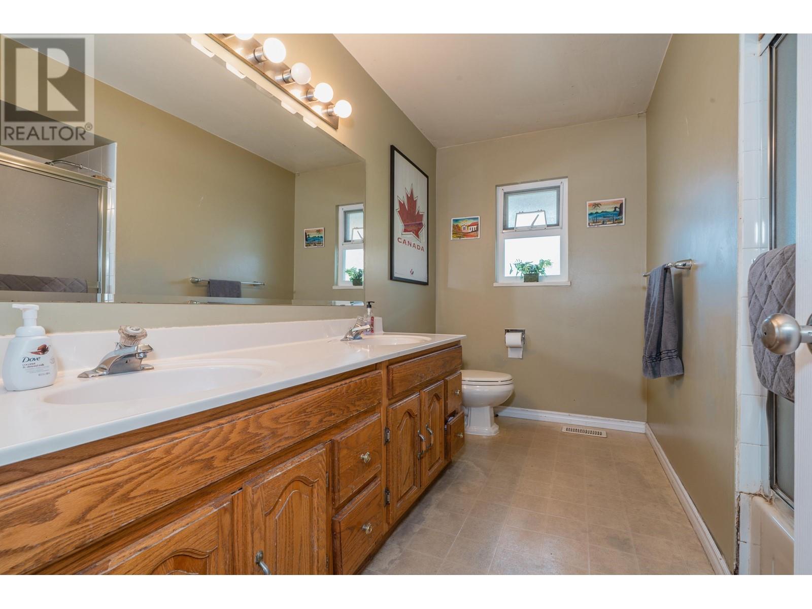5413 Meadedale Drive, Burnaby, British Columbia  V5B 2E6 - Photo 11 - R2821209