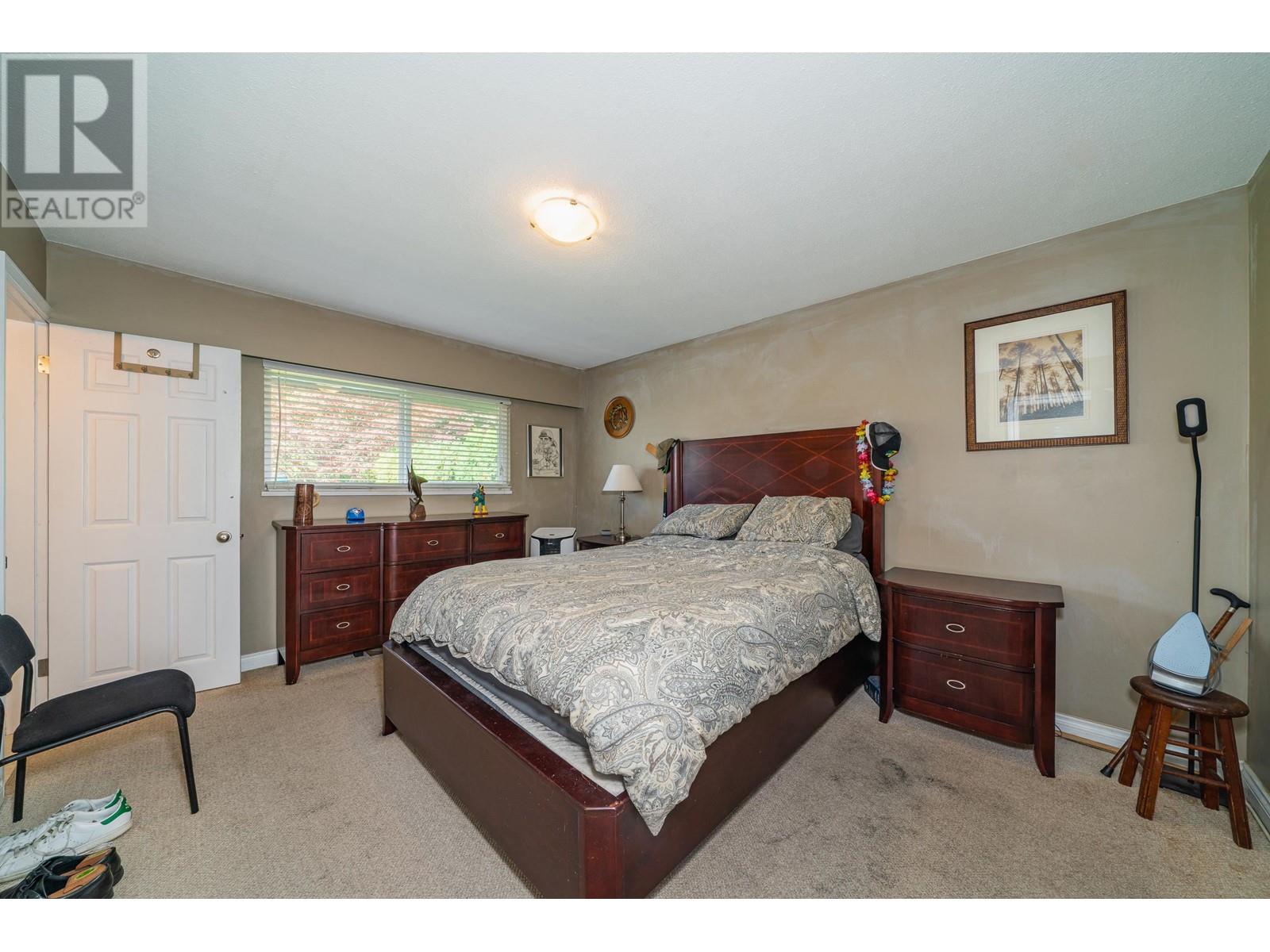 5413 Meadedale Drive, Burnaby, British Columbia  V5B 2E6 - Photo 10 - R2821209