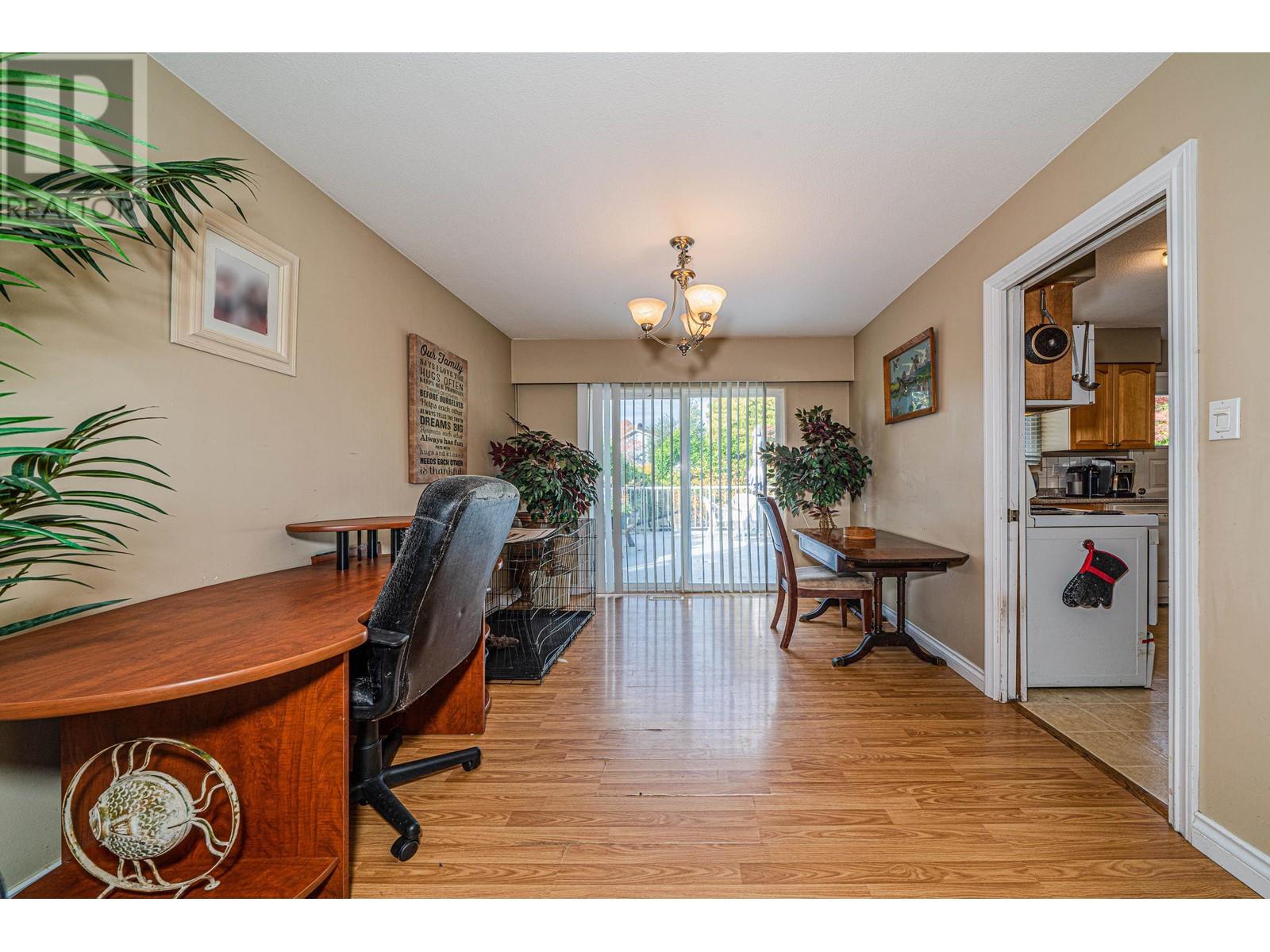 5413 Meadedale Drive, Burnaby, British Columbia  V5B 2E6 - Photo 9 - R2821209