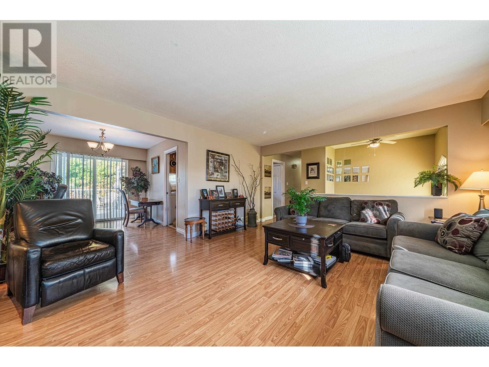 5413 Meadedale Drive, Burnaby, British Columbia  V5B 2E6 - Photo 7 - R2821209