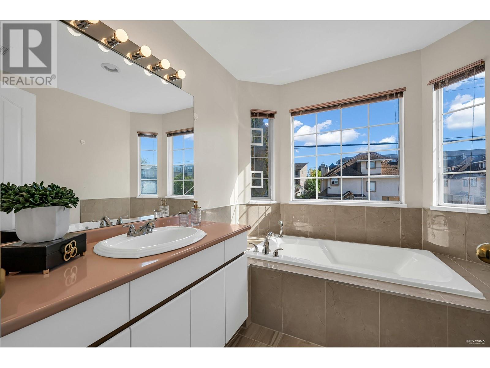 1 6391 Cooney Road, Richmond, British Columbia  V6Y 2J5 - Photo 29 - R2823077