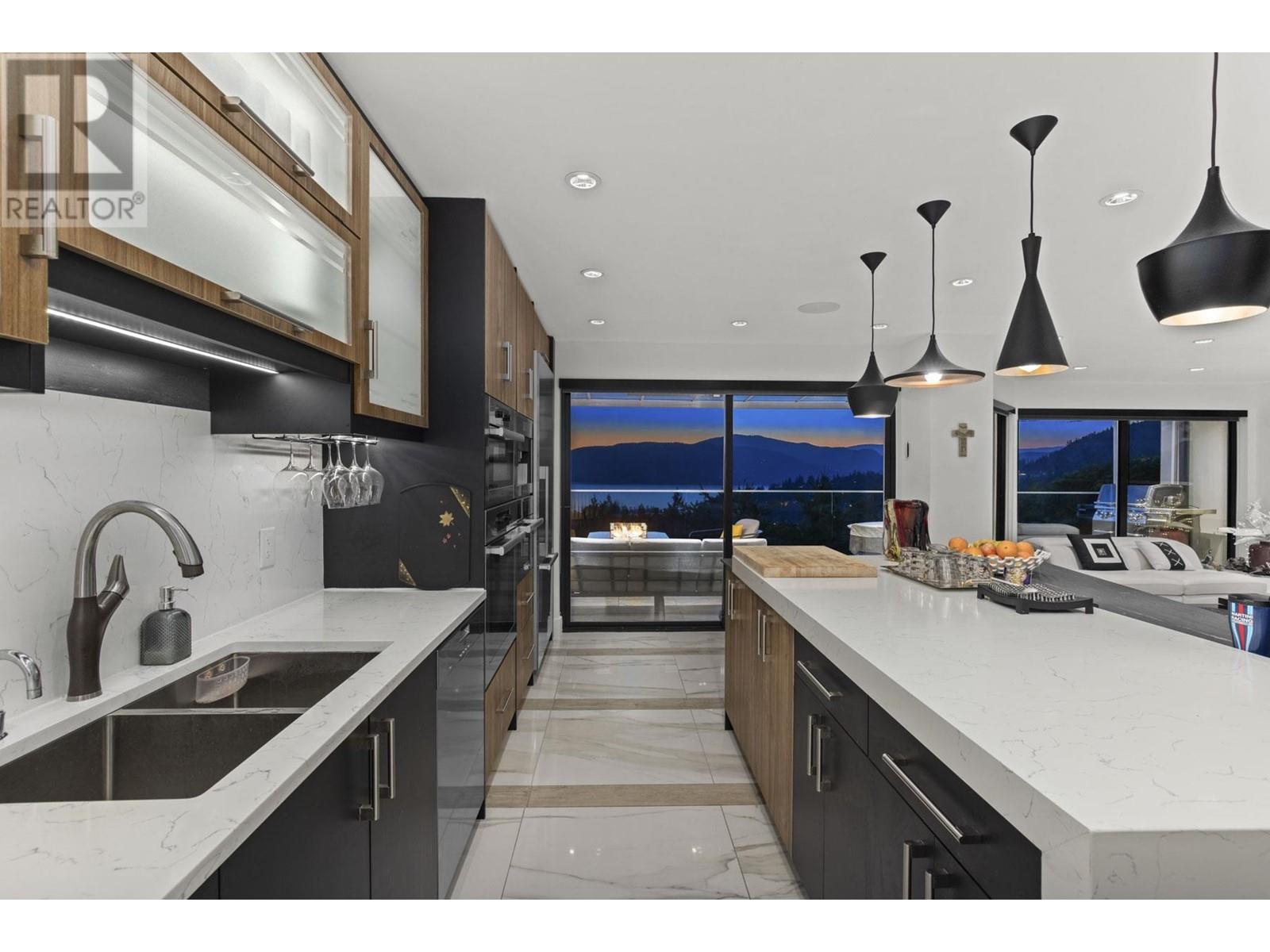 5320 Meadfeild Road, West Vancouver, British Columbia  V7W 3E5 - Photo 7 - R2824259