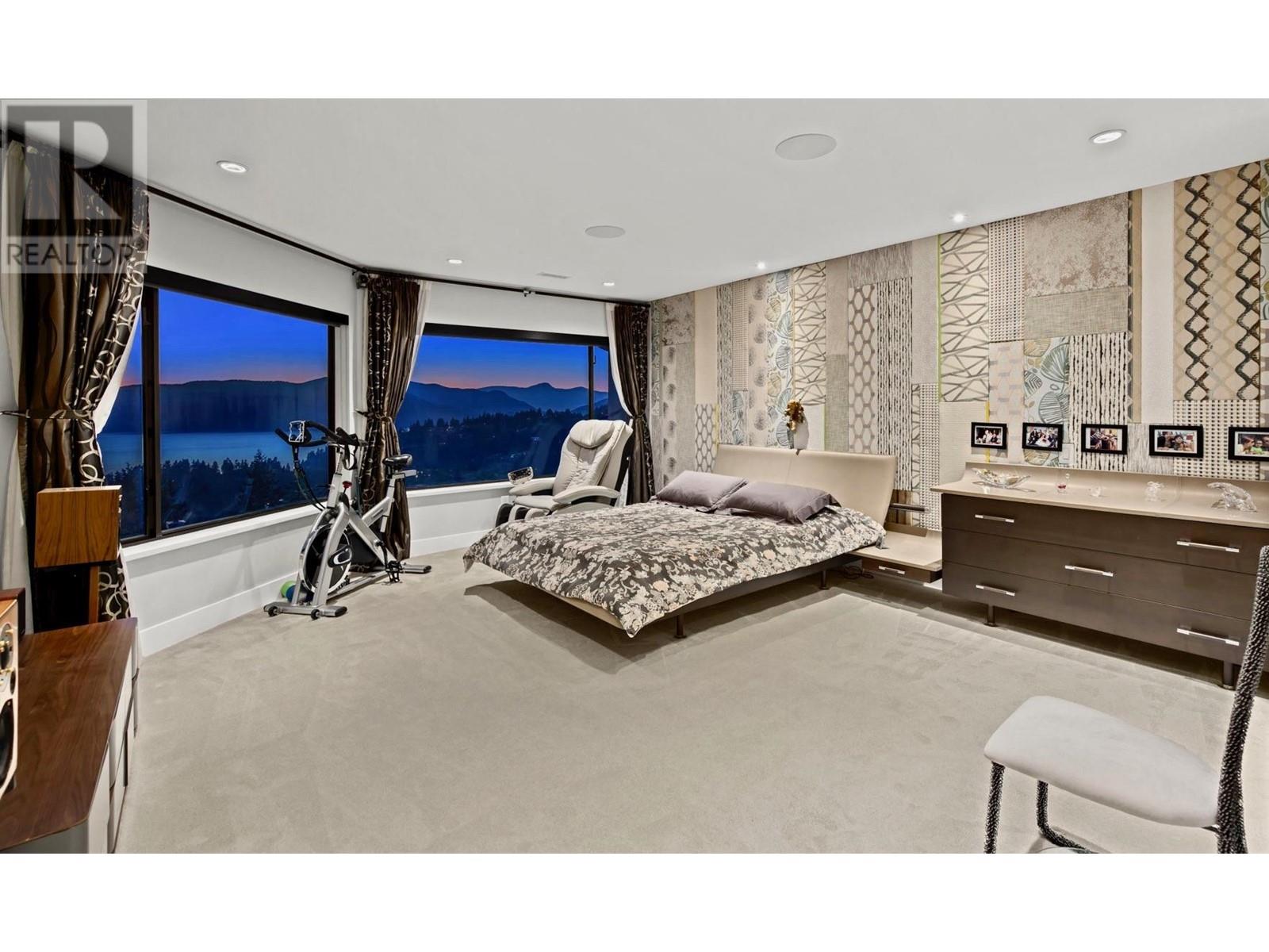 5320 Meadfeild Road, West Vancouver, British Columbia  V7W 3E5 - Photo 11 - R2824259