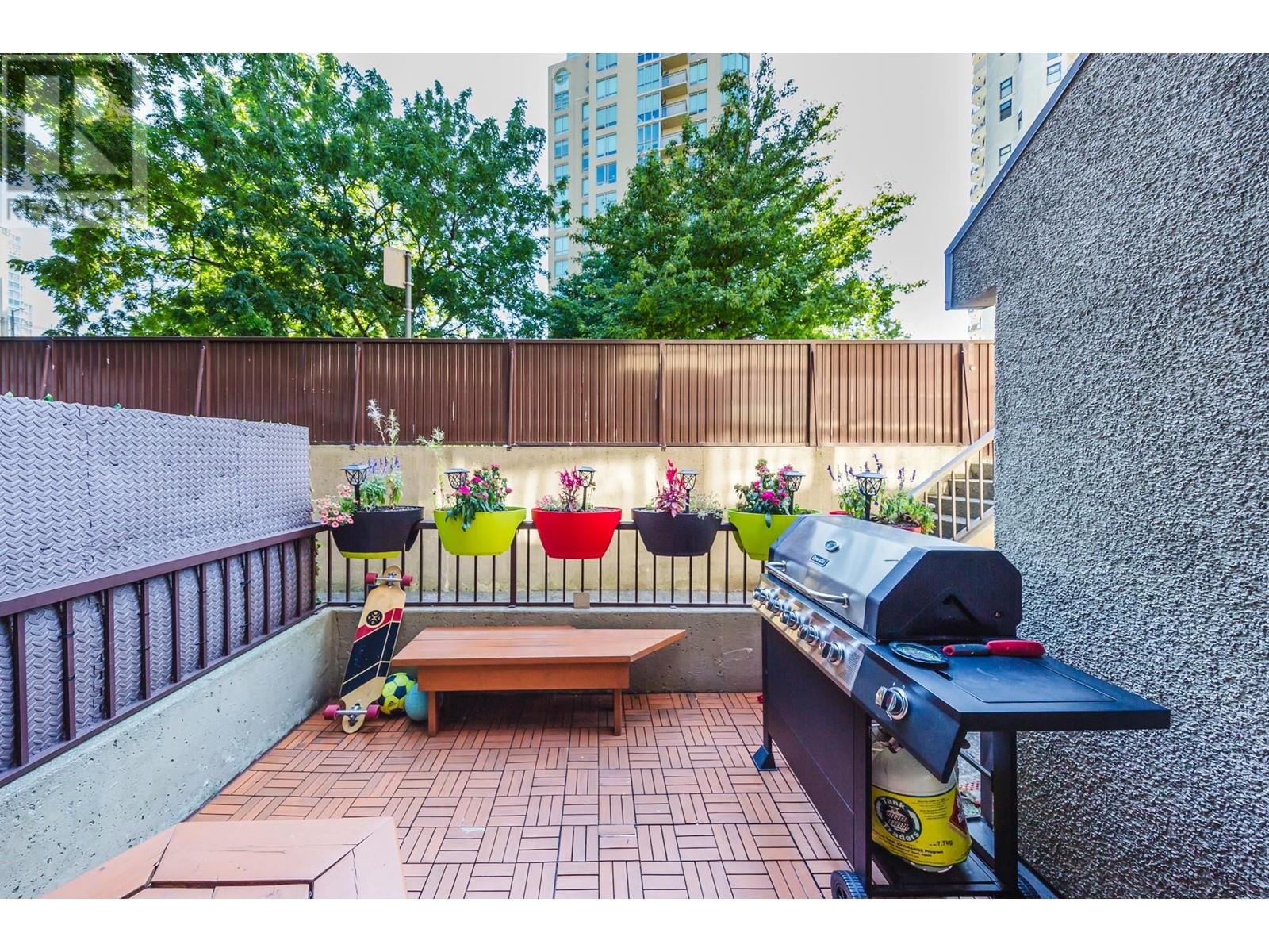 202 1040 Pacific Street, Vancouver, British Columbia  V6E 4C1 - Photo 2 - R2823678