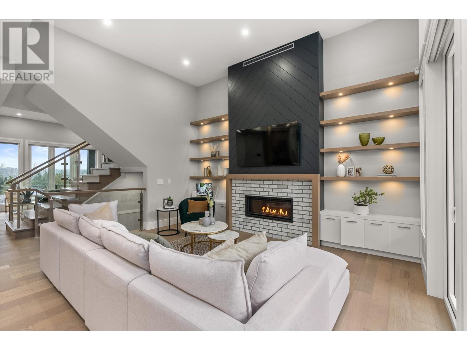 7739 Lee Street, Burnaby, British Columbia  V3N 4B9 - Photo 9 - R2824315