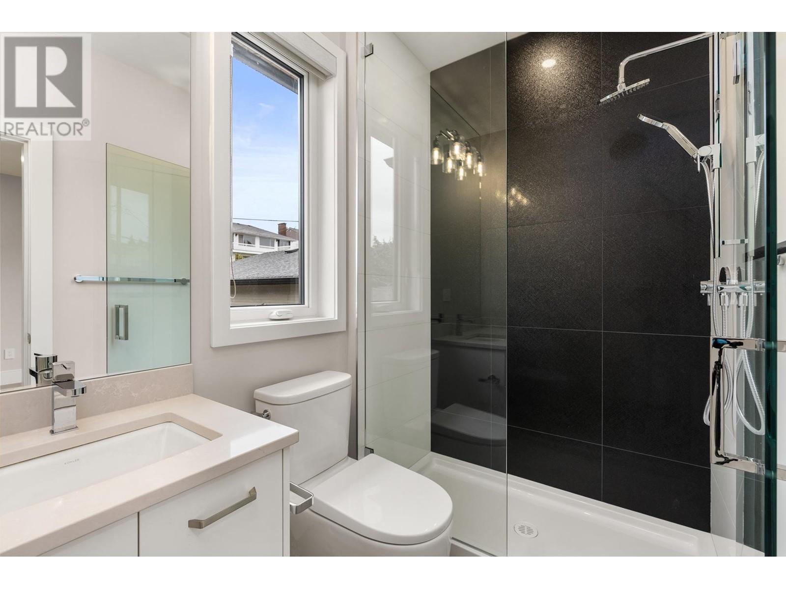 7739 Lee Street, Burnaby, British Columbia  V3N 4B9 - Photo 25 - R2824315