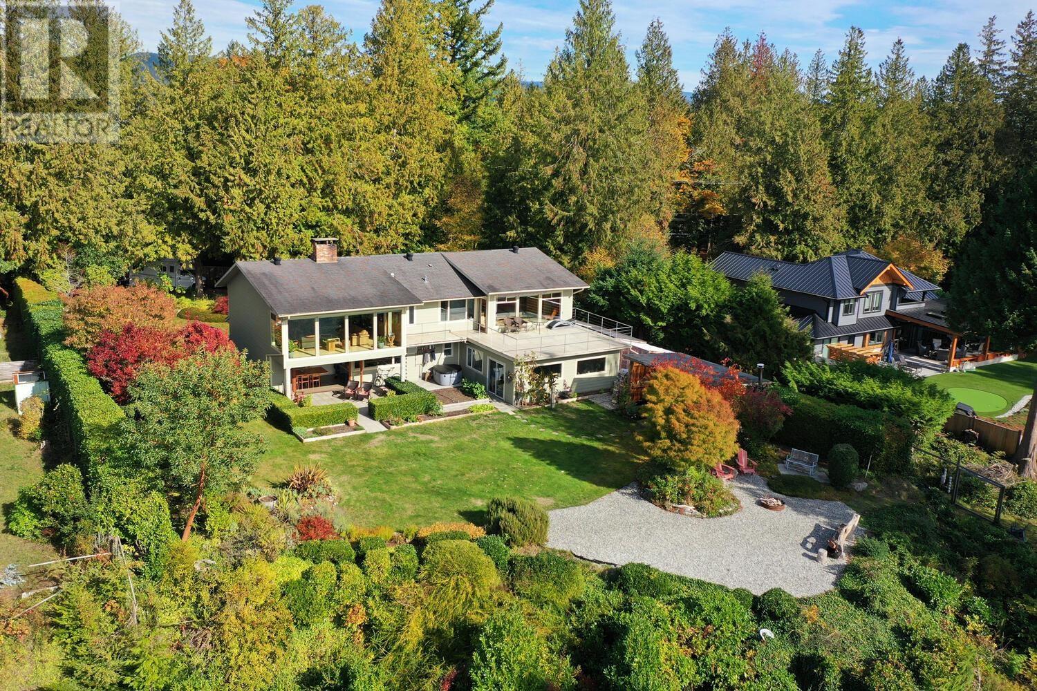 7899 Redrooffs Road, Halfmoon Bay, British Columbia  V7Z 1A4 - Photo 1 - R2823993