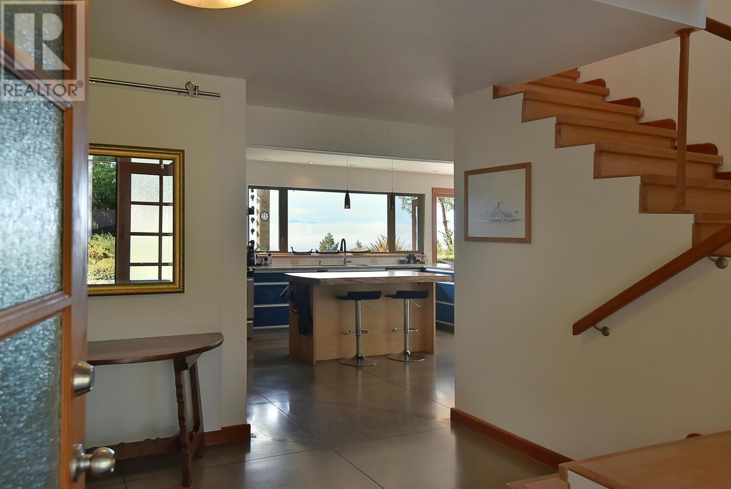 7899 Redrooffs Road, Halfmoon Bay, British Columbia  V7Z 1A4 - Photo 8 - R2823993