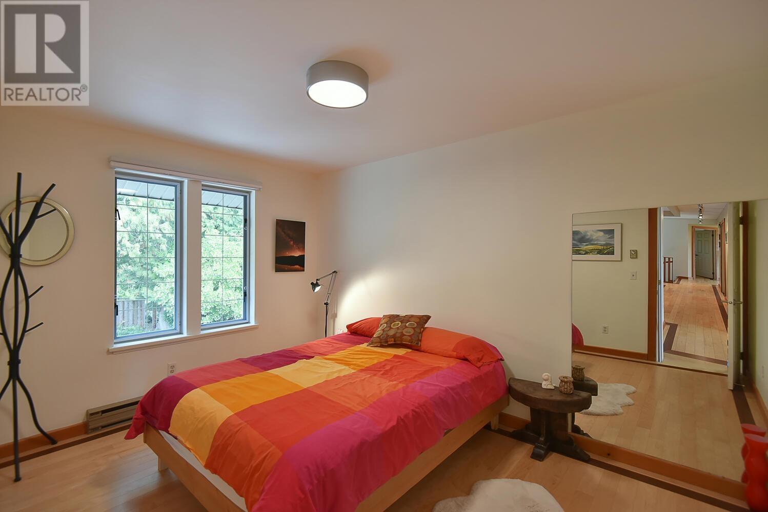 7899 Redrooffs Road, Halfmoon Bay, British Columbia  V7Z 1A4 - Photo 31 - R2823993