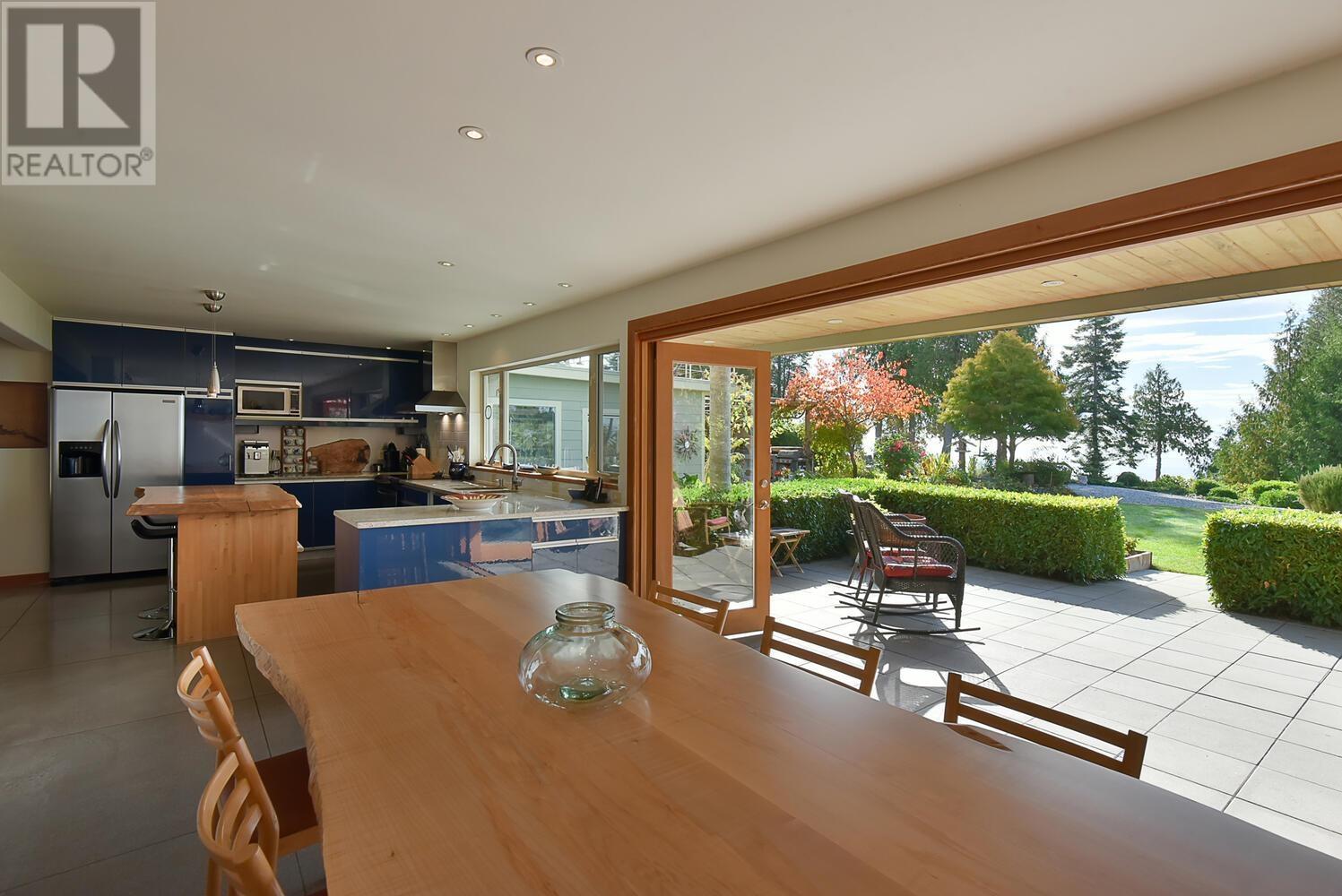 7899 Redrooffs Road, Halfmoon Bay, British Columbia  V7Z 1A4 - Photo 12 - R2823993