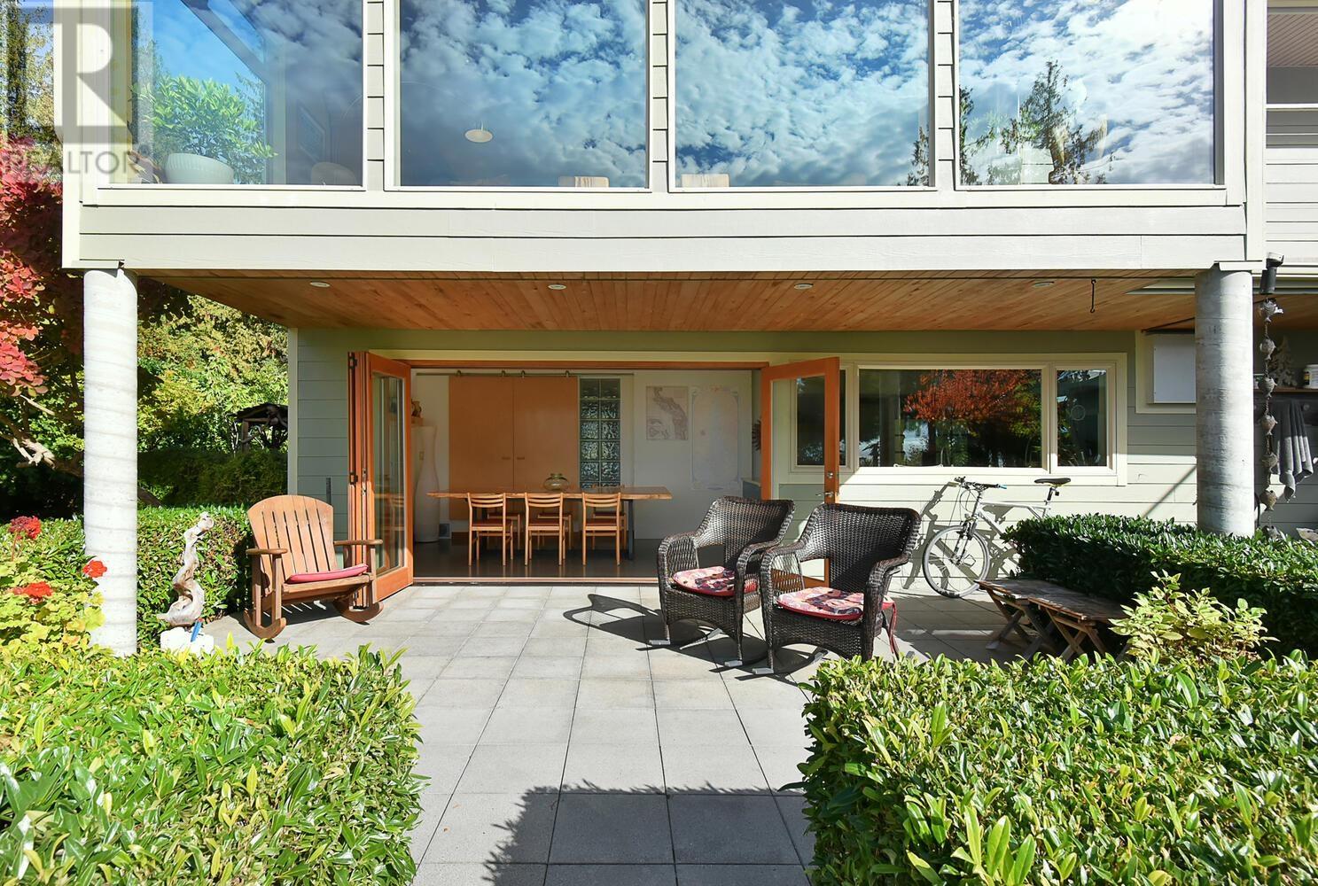 7899 Redrooffs Road, Halfmoon Bay, British Columbia  V7Z 1A4 - Photo 14 - R2823993