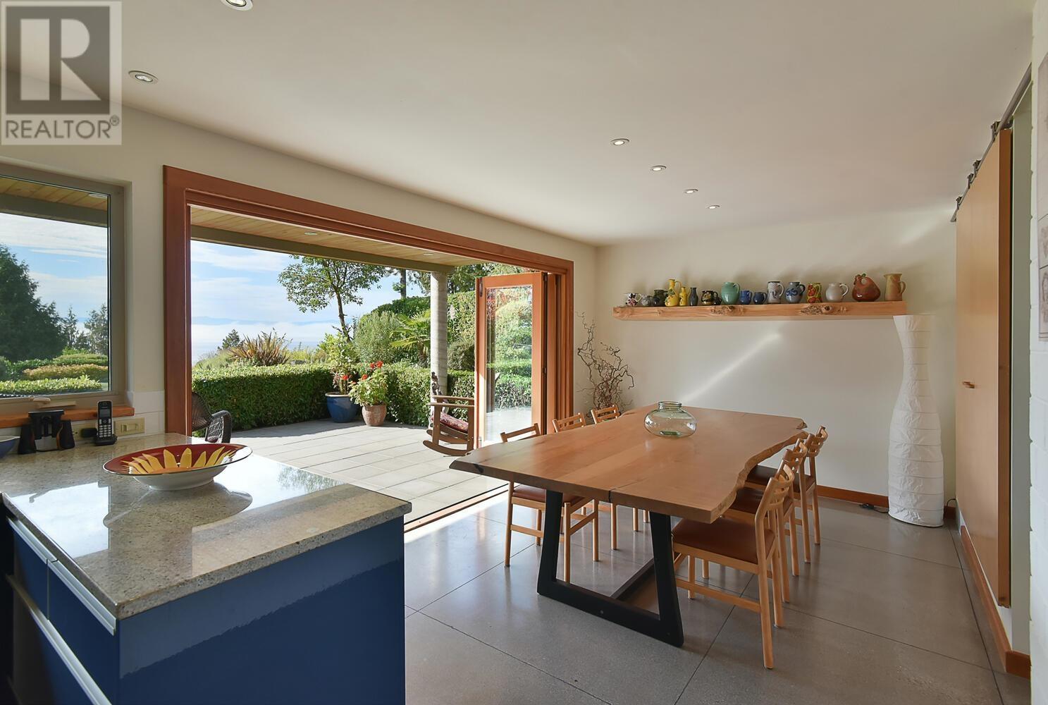 7899 Redrooffs Road, Halfmoon Bay, British Columbia  V7Z 1A4 - Photo 11 - R2823993