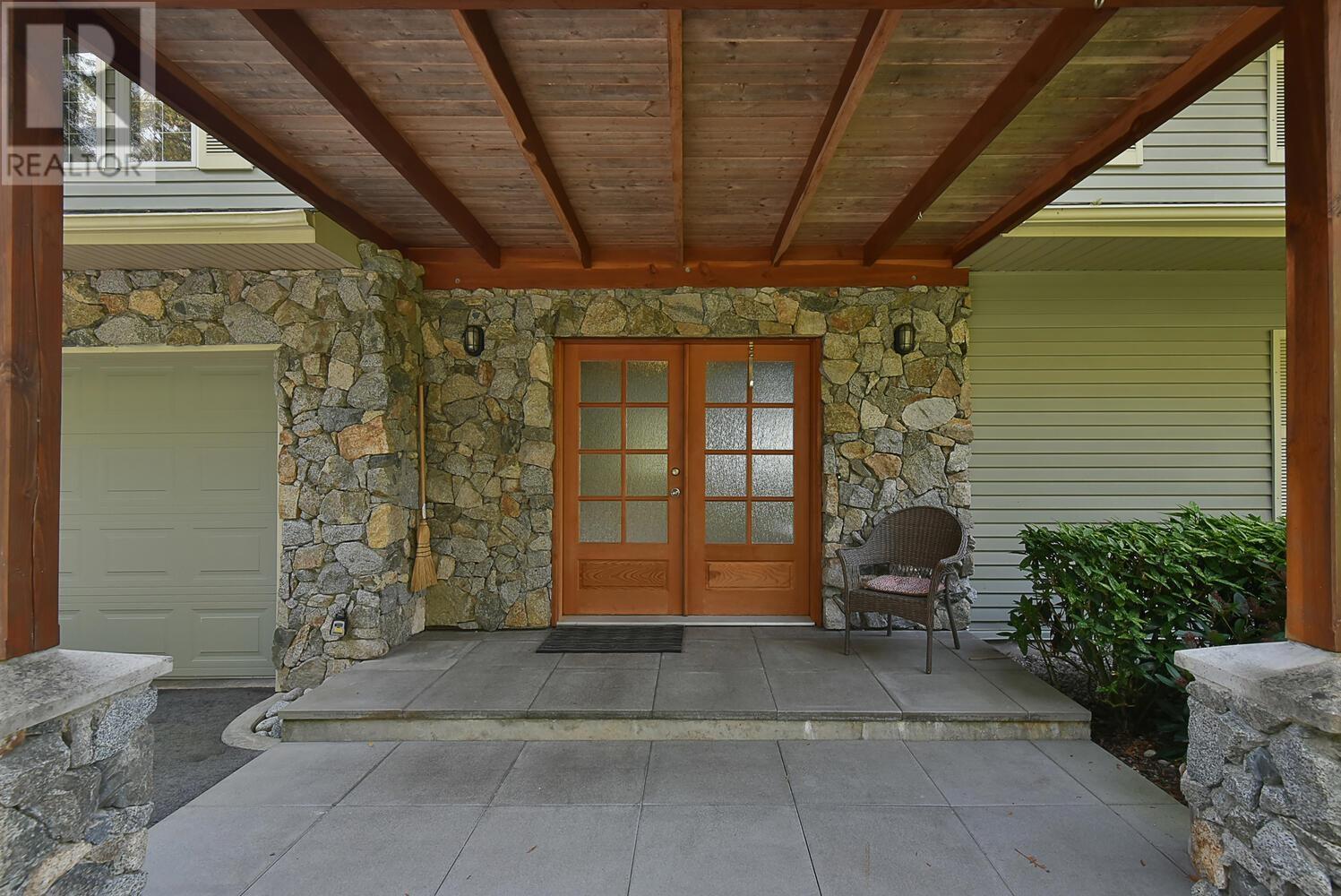 7899 Redrooffs Road, Halfmoon Bay, British Columbia  V7Z 1A4 - Photo 6 - R2823993