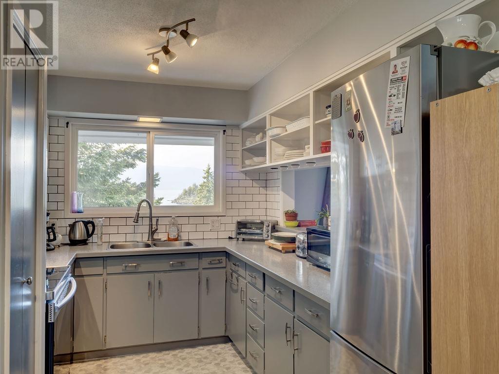 12585 Chris Way, Pender Harbour, British Columbia  V0N 2H1 - Photo 15 - R2824603